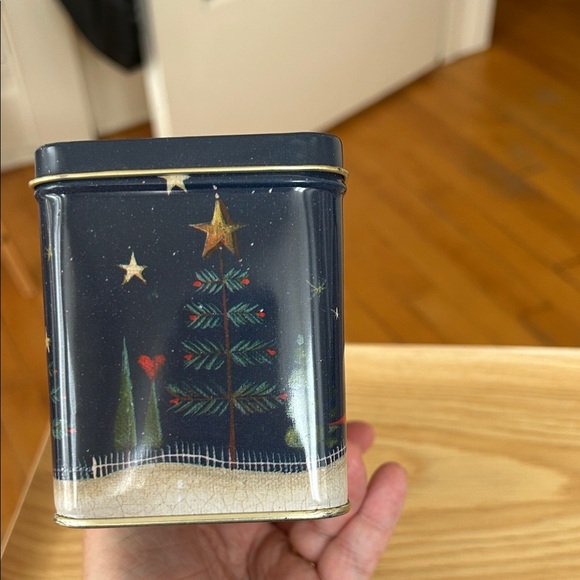 Festive Santa Decorative Tin for gift giving or small items - baked goods etc - Picture 6 of 12